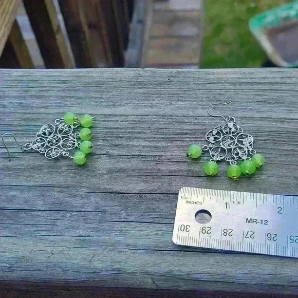 Vintage silver tone green gemstone beads earrings - Picture 15 of 16